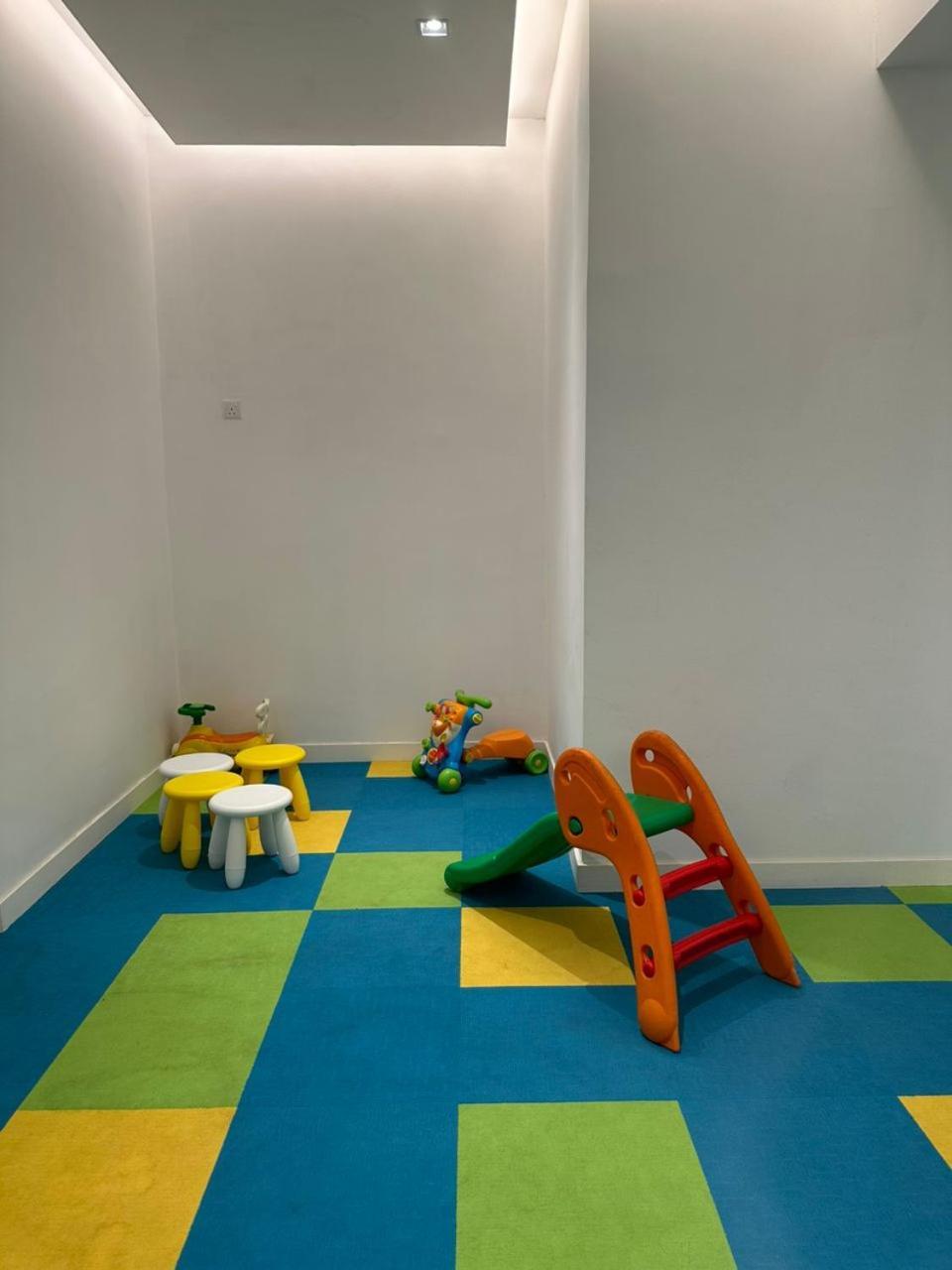 Paradigm By Yml Apartment *